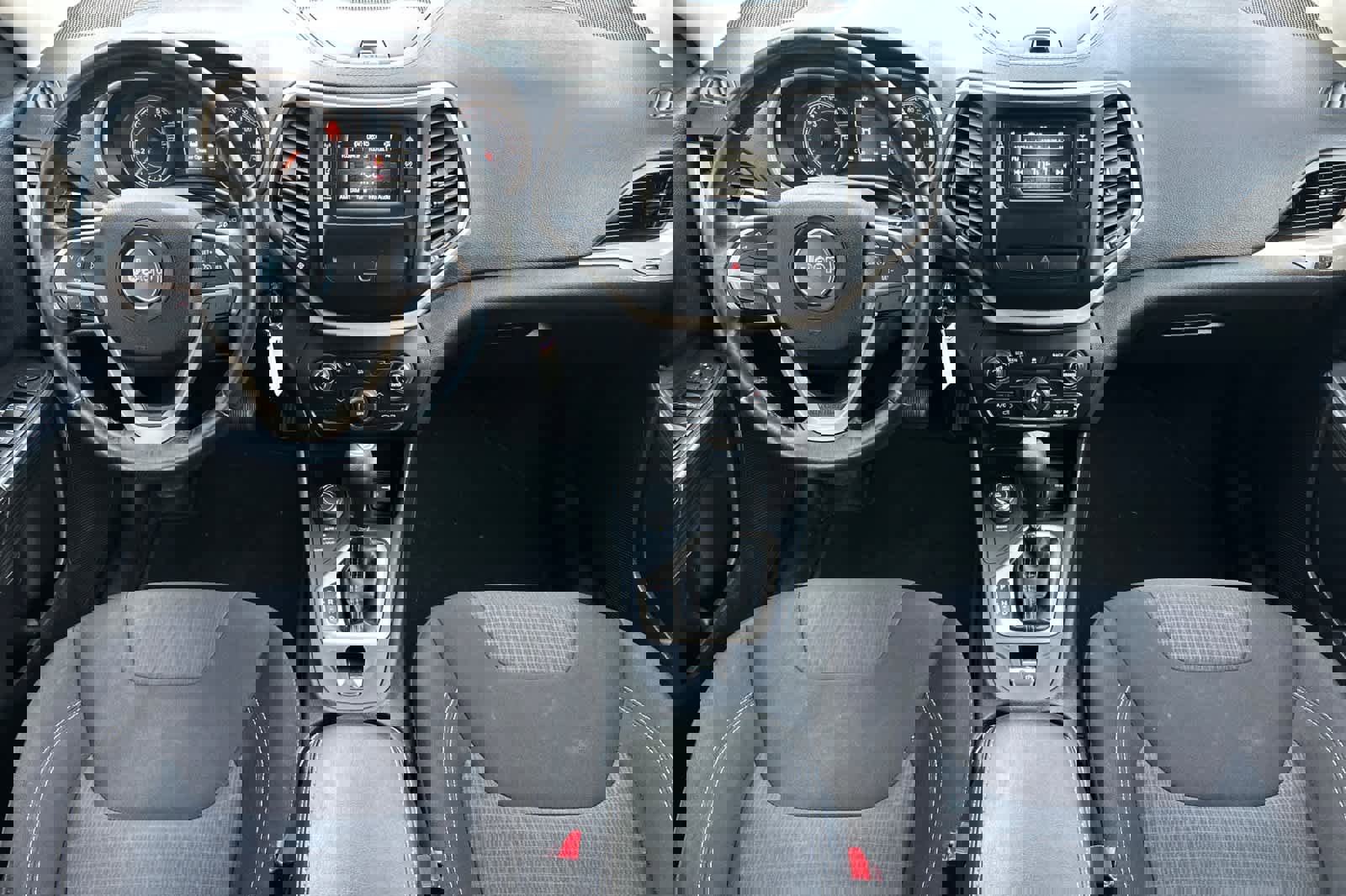 Used 2016 Jeep Cherokee Latitude image 3