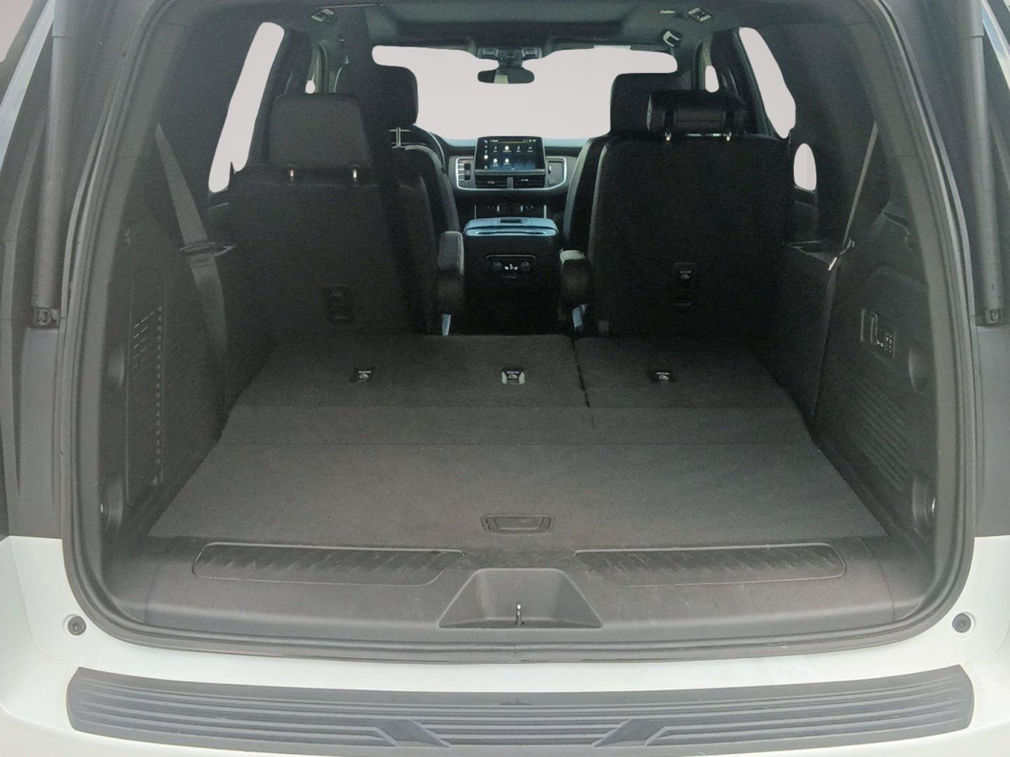 Used 2022 Chevrolet Tahoe LT w/ Luxury Package AWD/4WD image 14