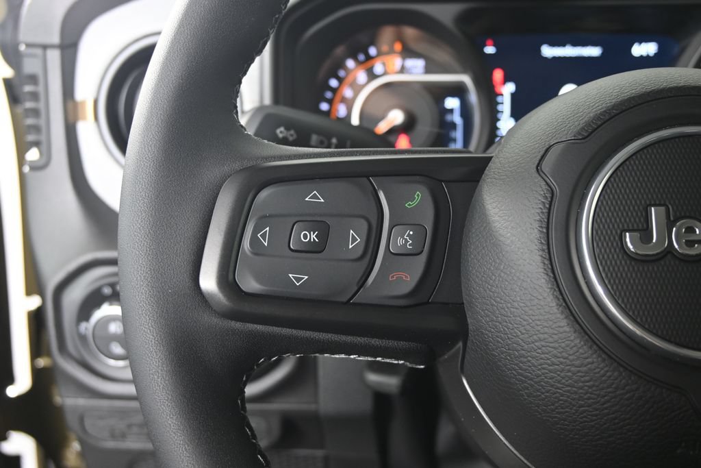 Used 2025 Jeep Gladiator Sport AWD/4WD image 35
