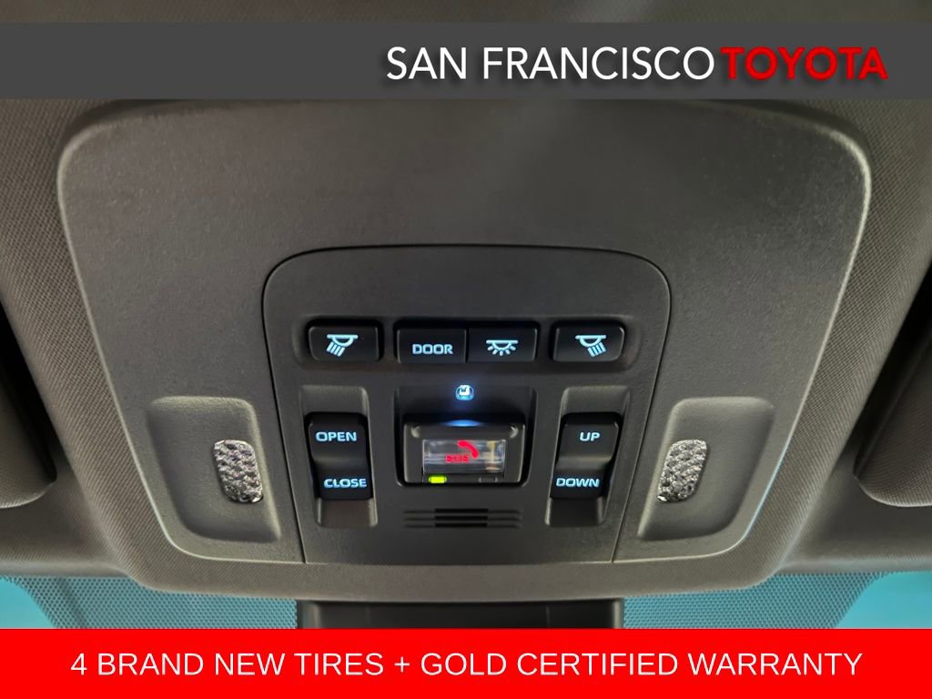 Certified 2021 Toyota Avalon XSE image 30