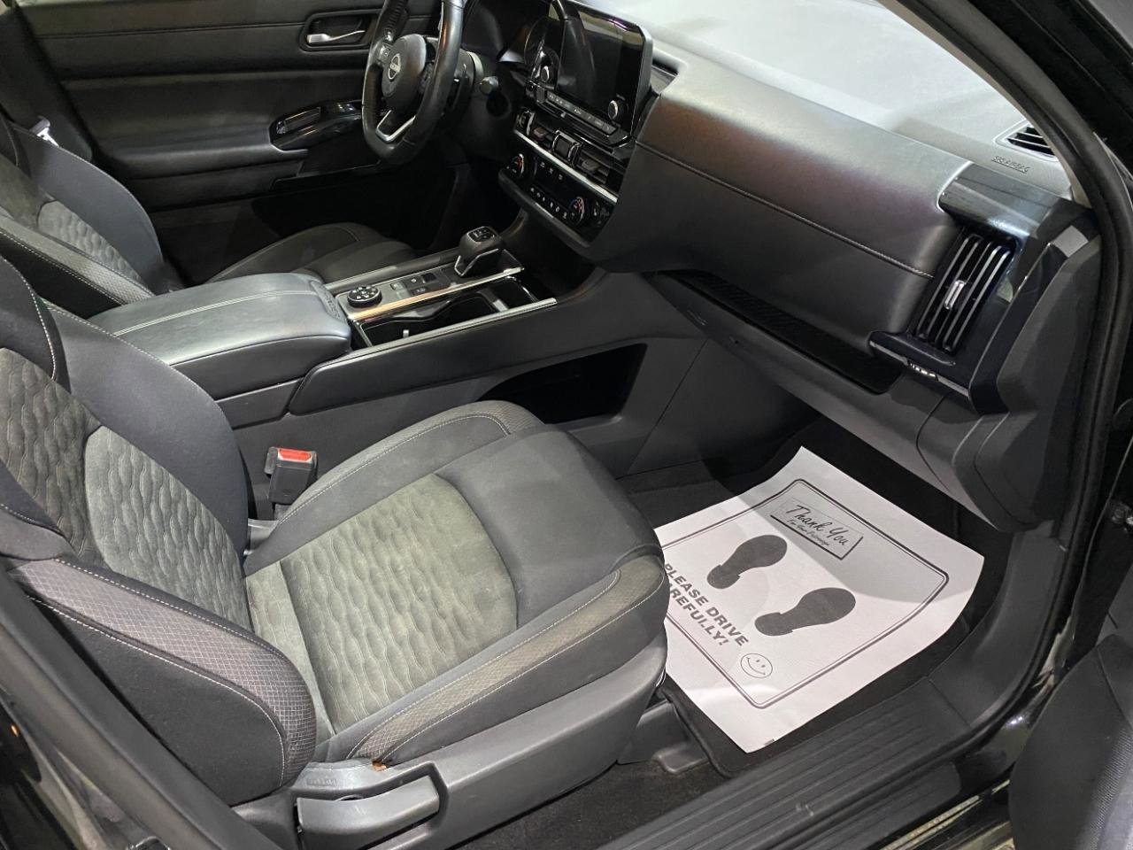 Used 2022 Nissan Pathfinder SV w/ SV Premium Package image 22