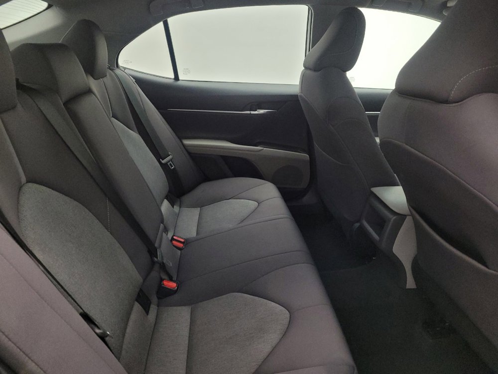 Used 2022 Toyota Camry LE image 19