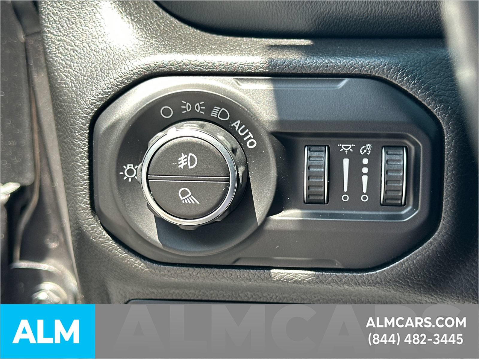 Used 2020 Jeep Gladiator Overland AWD/4WD image 36