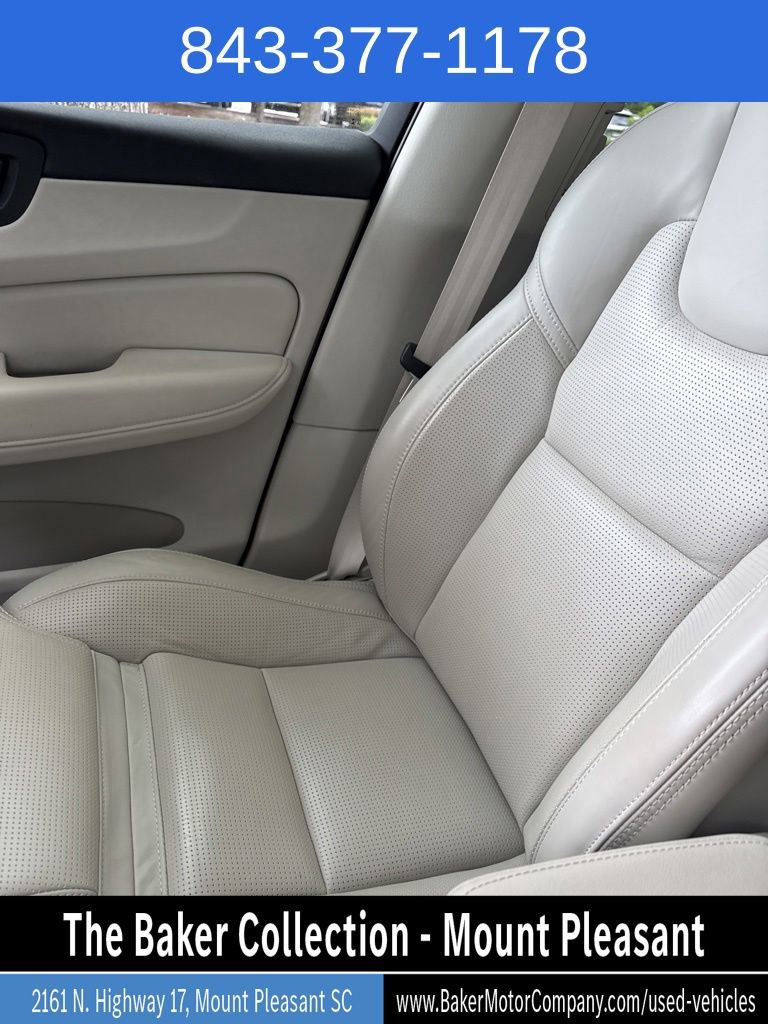 Used 2023 Volvo XC60 B5 Ultimate AWD/4WD image 8
