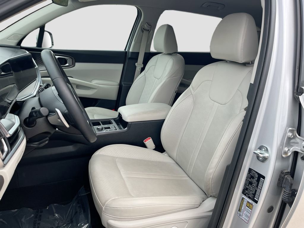 Certified 2025 Kia Sorento EX image 25