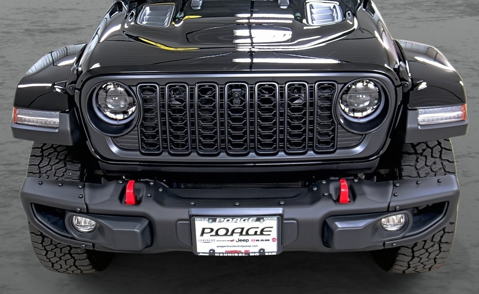 Used 2025 Jeep Gladiator Rubicon w/ Dual Top Group AWD/4WD image 16