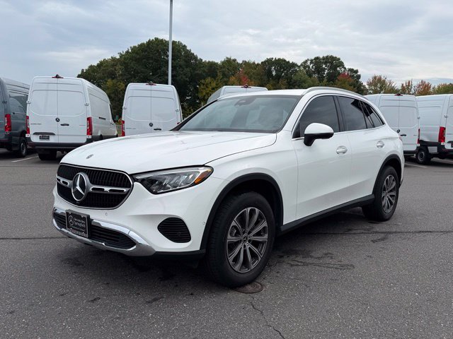 Used 2023 Mercedes-Benz GLC 300 4MATIC image 3