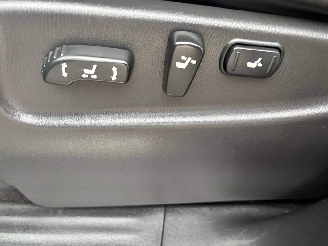 Used 2011 INFINITI QX56 4WD w/ Theater Pkg image 12