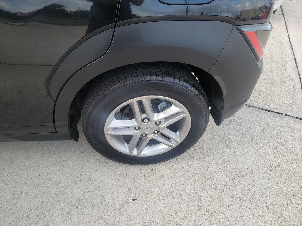 Used 2022 Hyundai Kona SE FWD image 23
