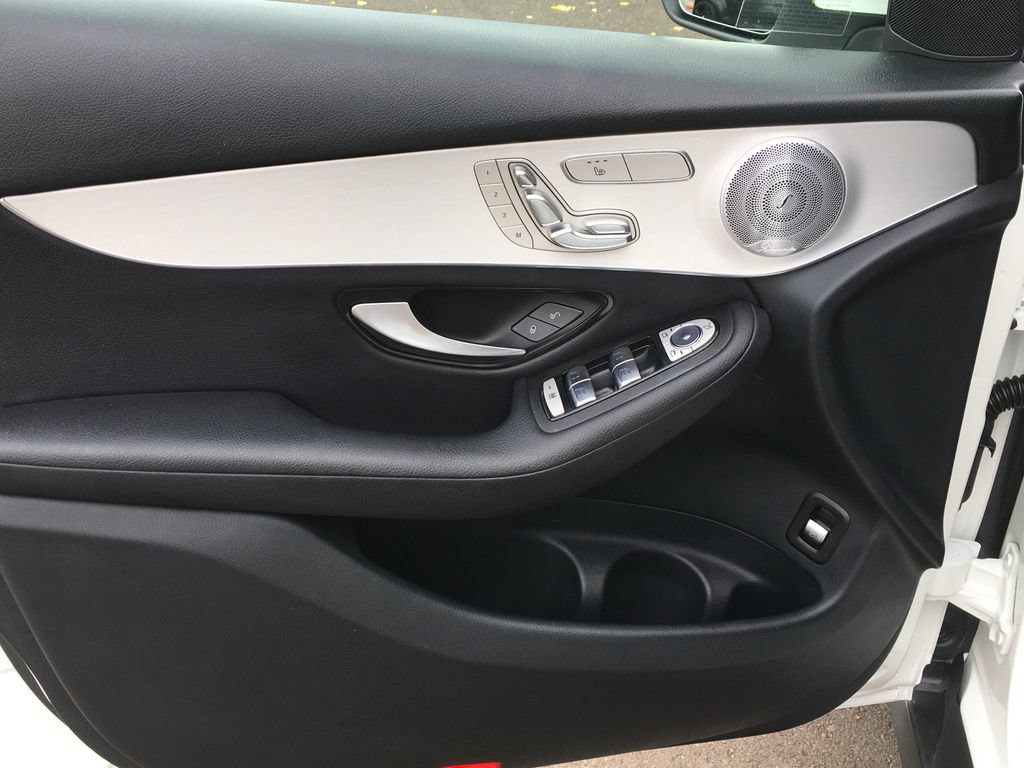 Used 2021 Mercedes-Benz GLC 300 4MATIC image 18