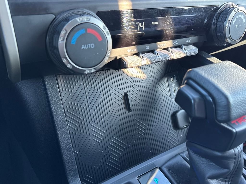 Used 2024 Toyota Tacoma TRD Off-Road image 29