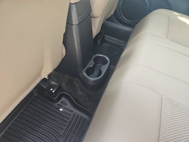 Used 2017 Jeep Compass Latitude FWD image 20