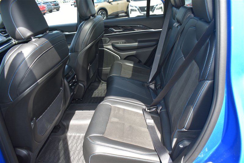 Used 2023 Jeep Grand Cherokee Trailhawk AWD/4WD image 30