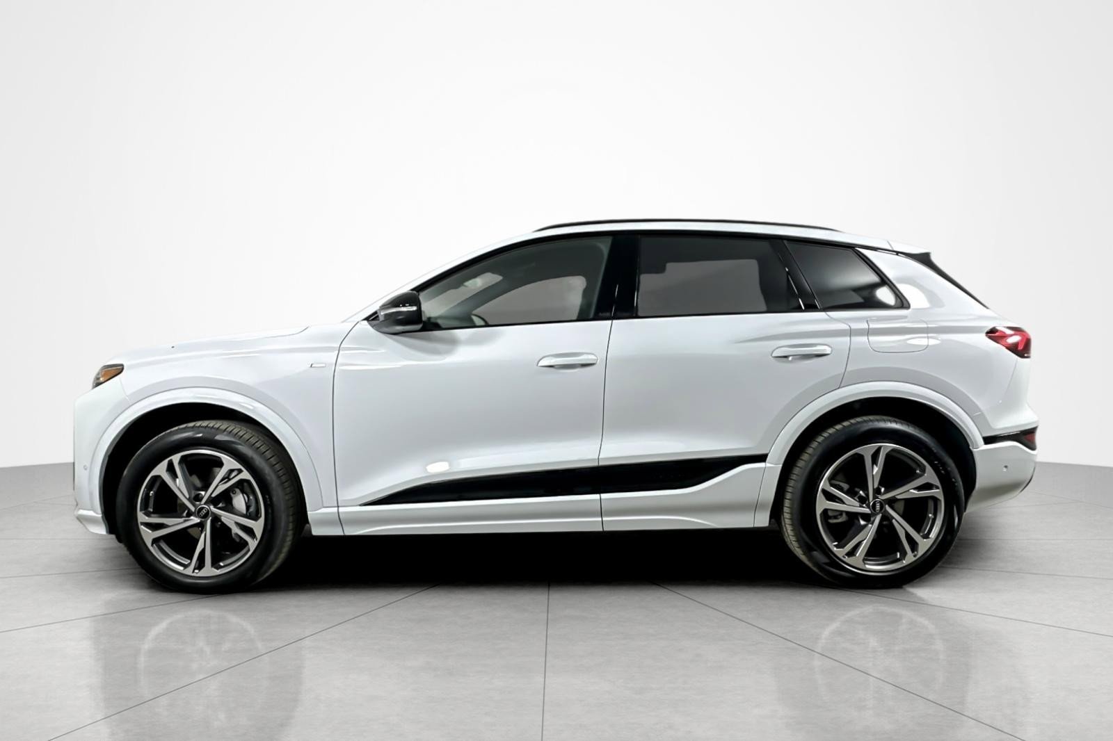 New 2027 Audi Q6 e-tron Premium Plus AWD/4WD image 3