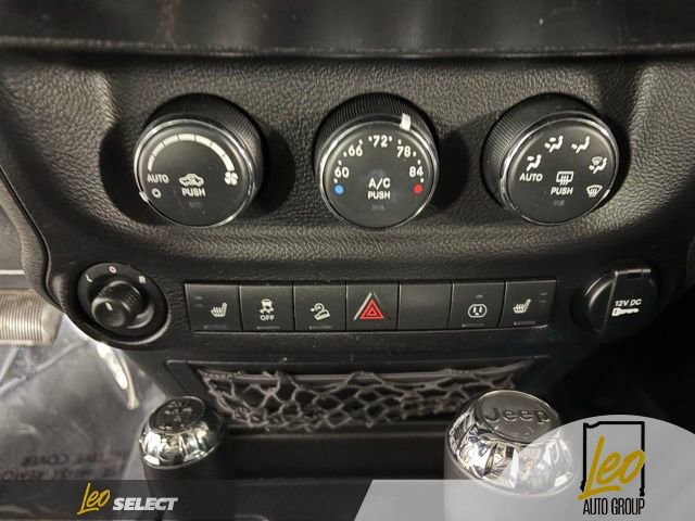 Used 2017 Jeep Wrangler Unlimited Sahara w/ Connectivity Group image 16