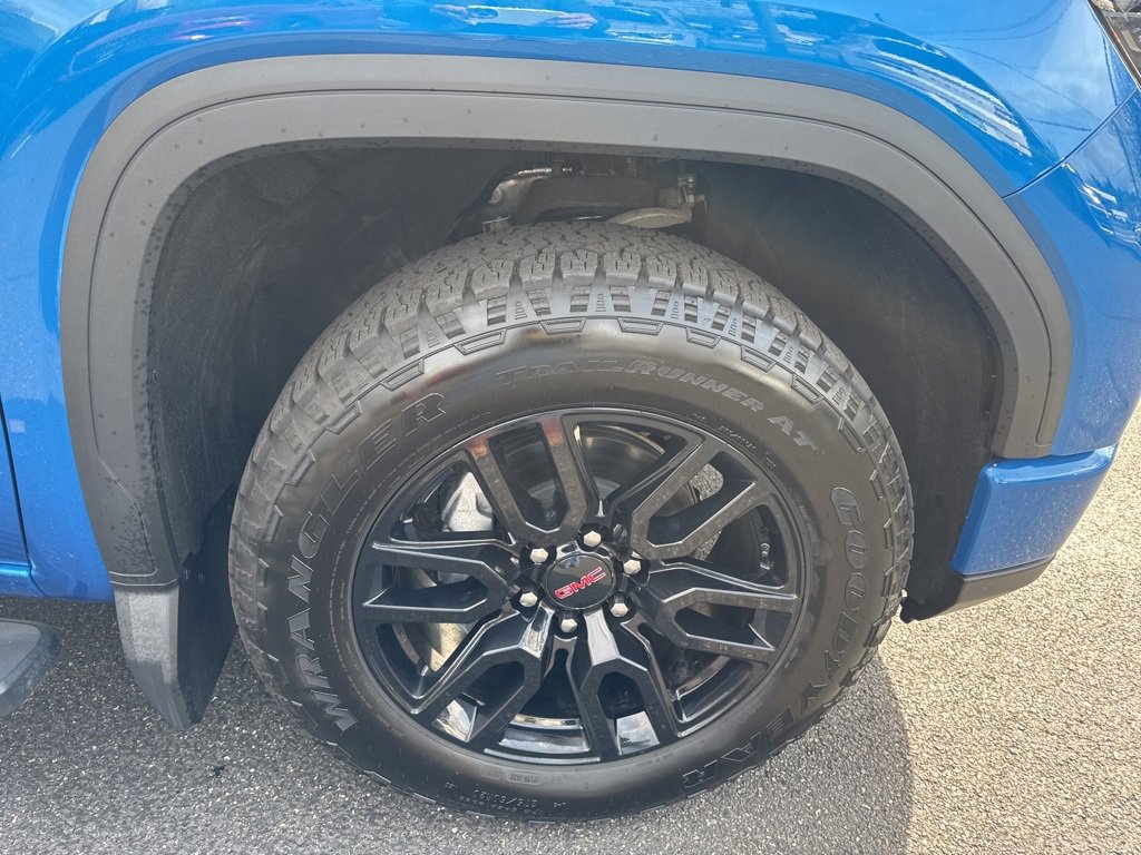 Used 2024 GMC Sierra 1500 Elevation w/ LPO, Elevation Black Package image 9
