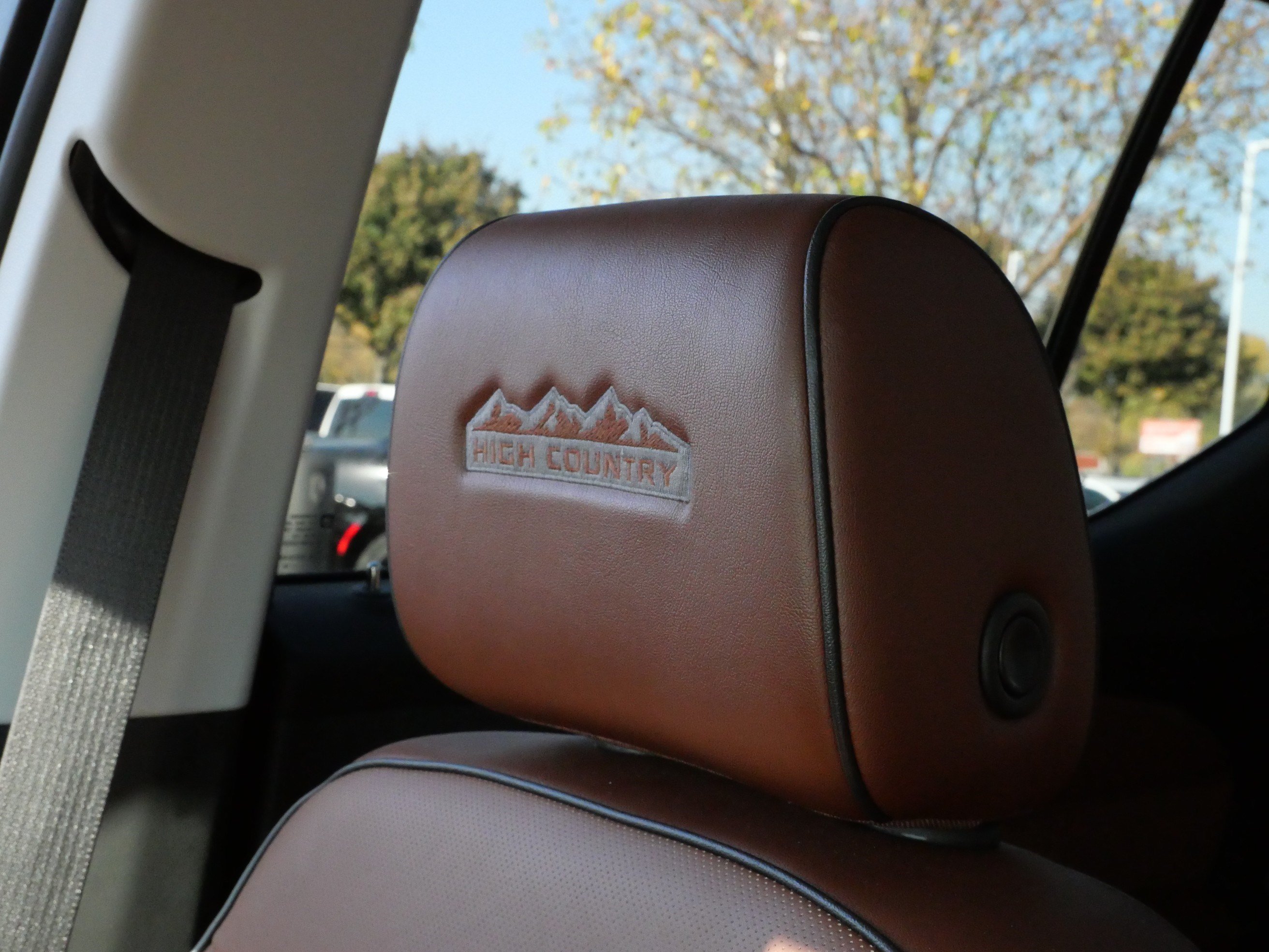 Used 2018 Chevrolet Traverse High Country AWD/4WD image 34