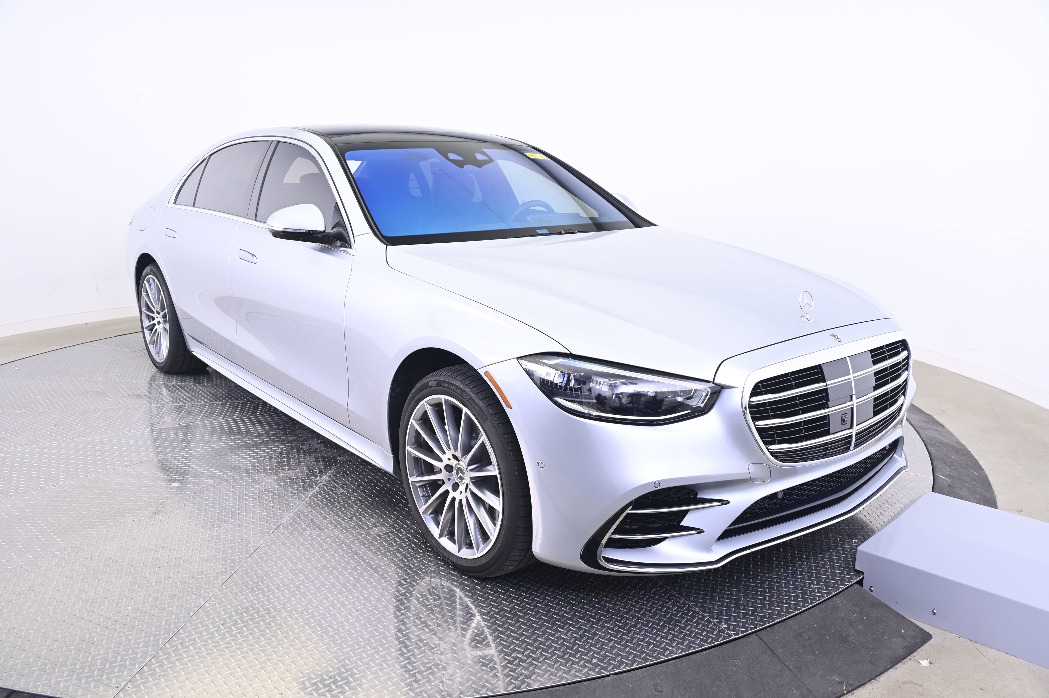Used 2023 Mercedes-Benz S 580 4MATIC Sedan image 9