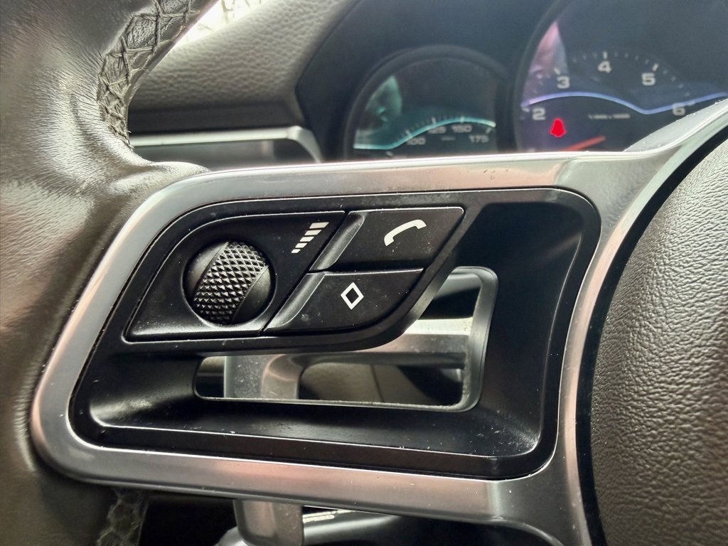 Used 2018 Porsche Macan image 27