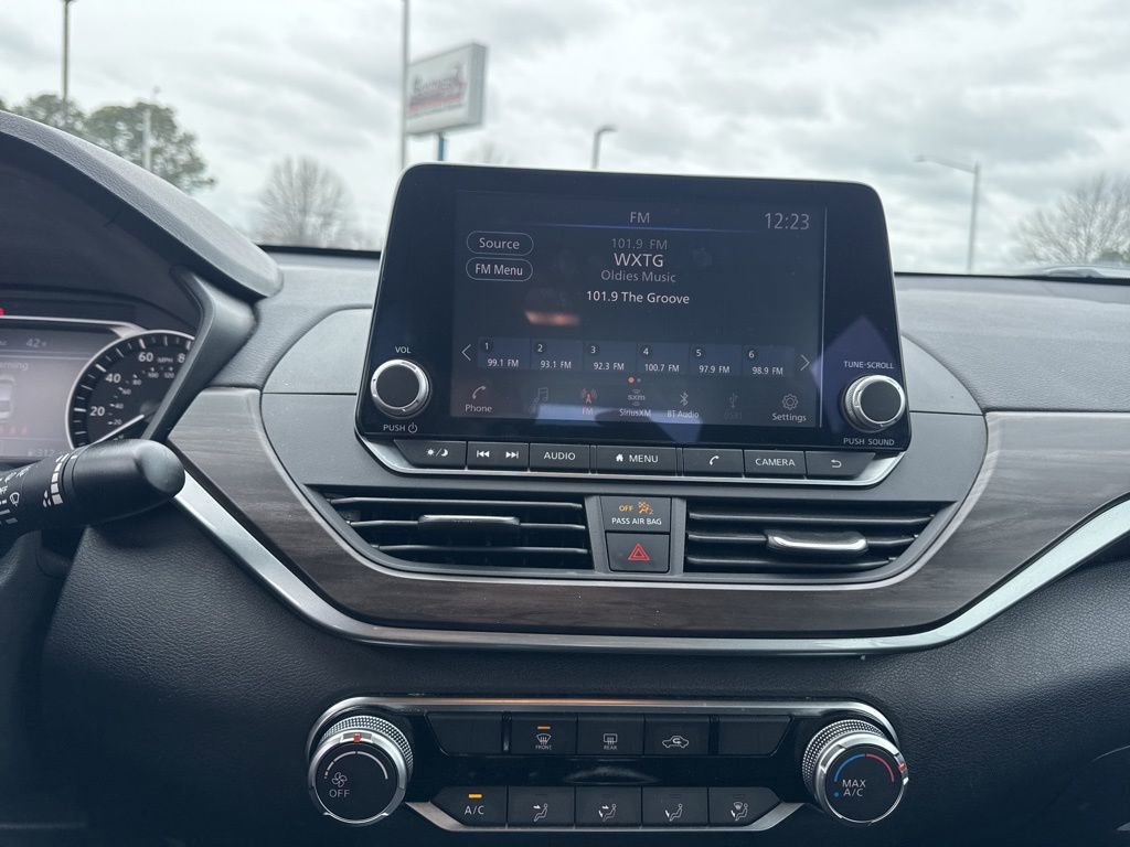 Used 2023 Nissan Altima 2.5 SV image 19