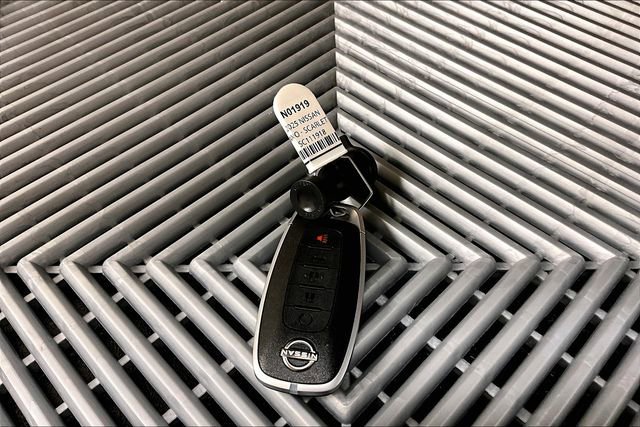 New 2025 Nissan Murano SL image 14