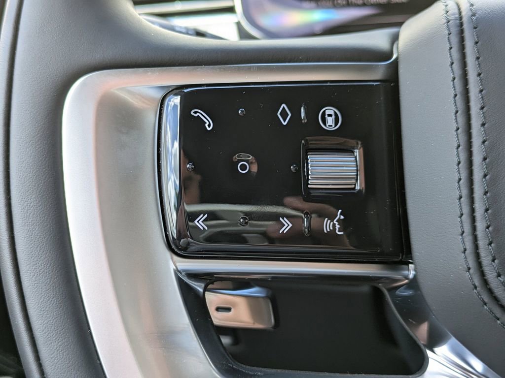 New 2025 Land Rover Range Rover Long Wheelbase SE AWD/4WD image 22