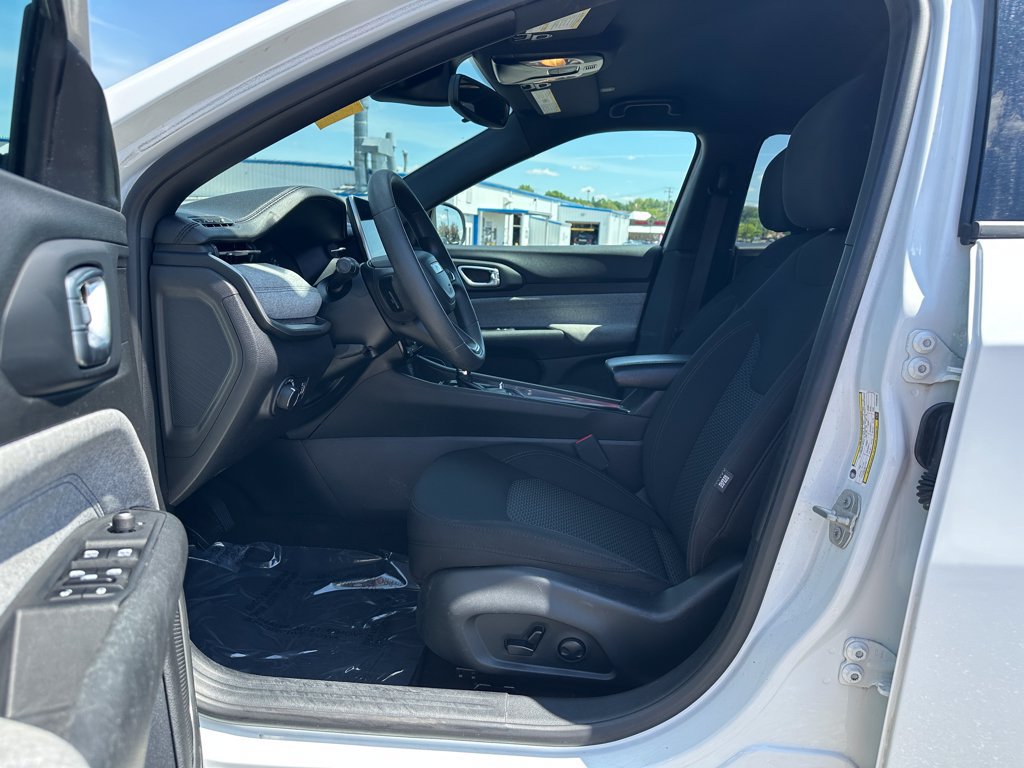 Used 2023 Jeep Compass Sport AWD/4WD image 21