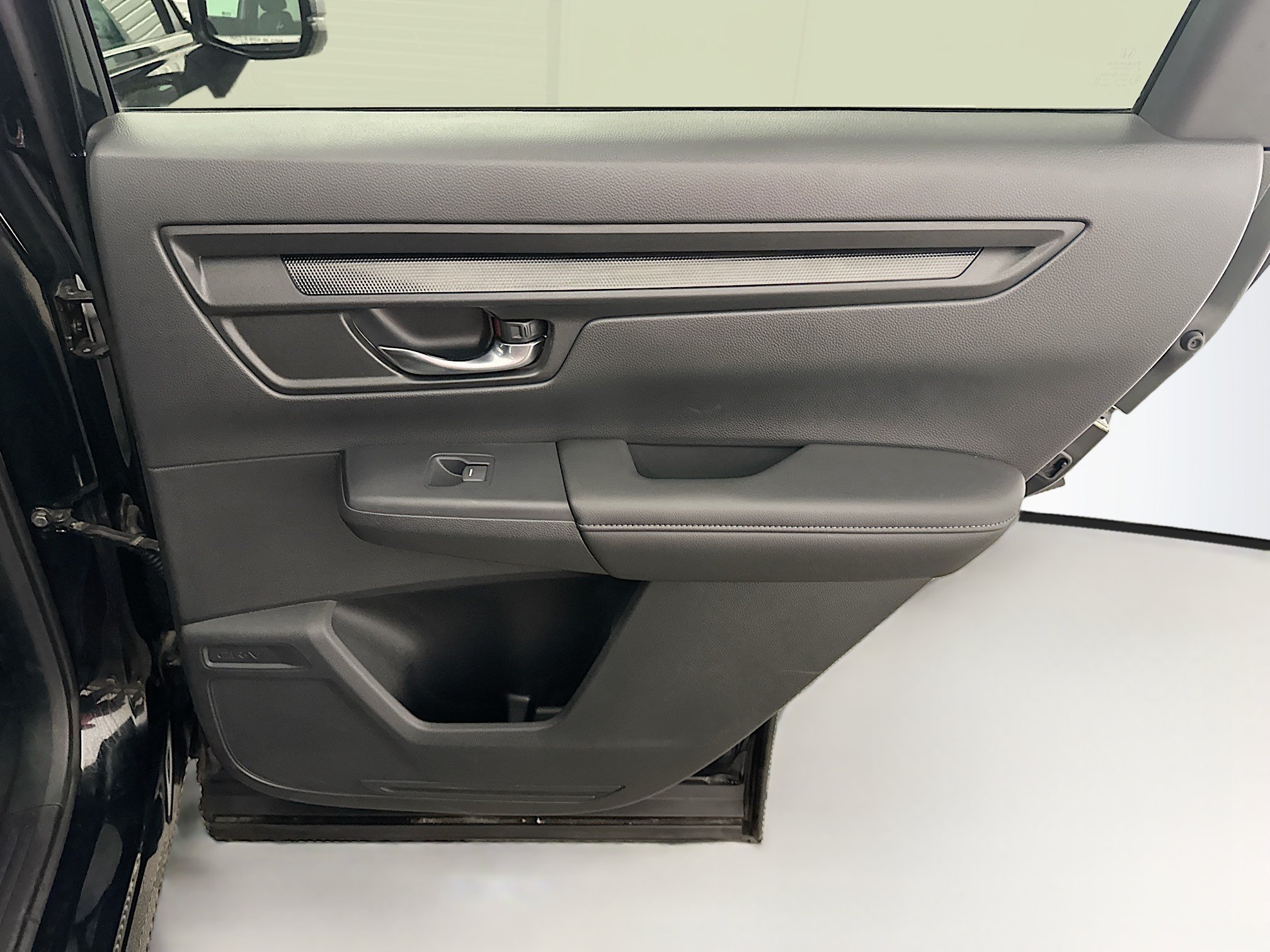 Used 2025 Honda CR-V LX image 30
