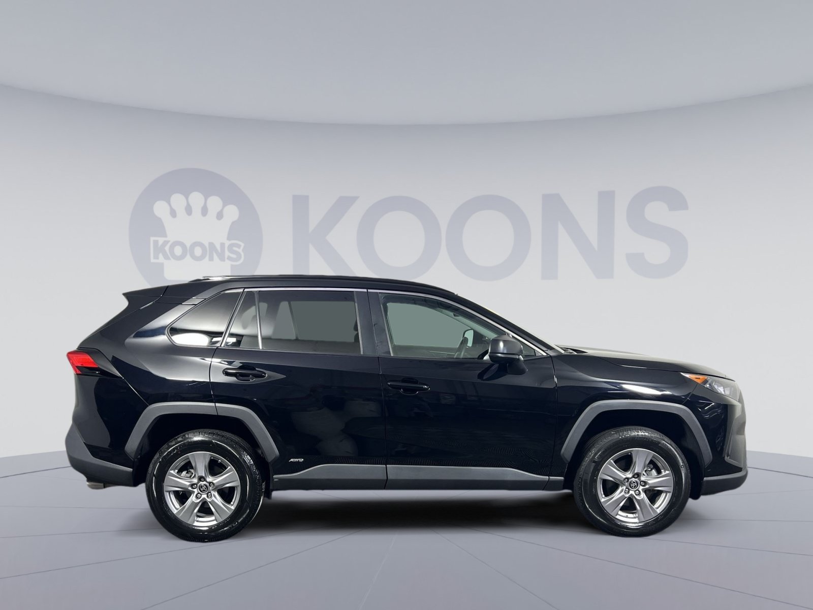 Used 2022 Toyota RAV4 LE AWD/4WD image 12