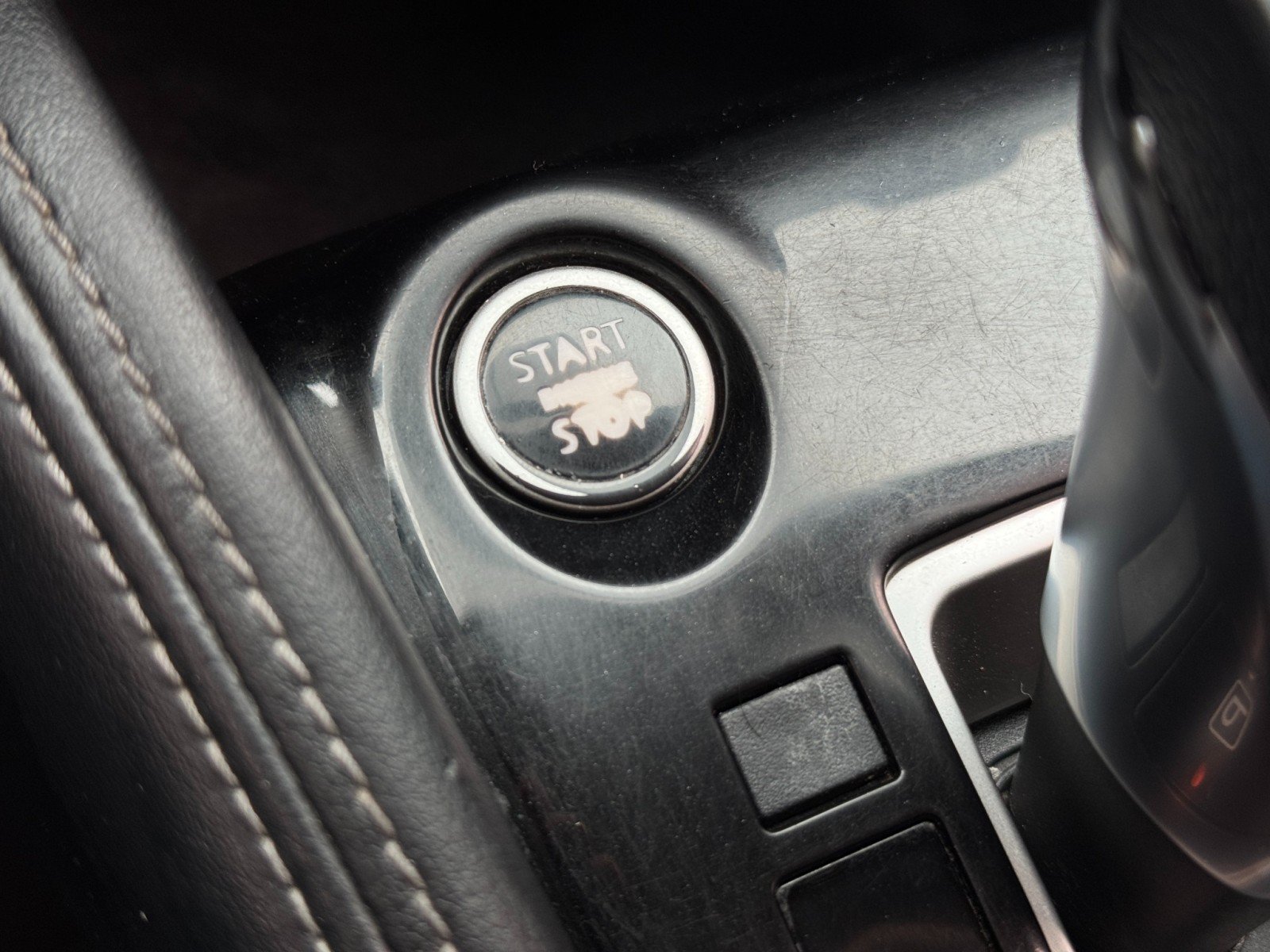 Used 2019 Nissan Kicks SR w/ SR Premium Package FWD image 25