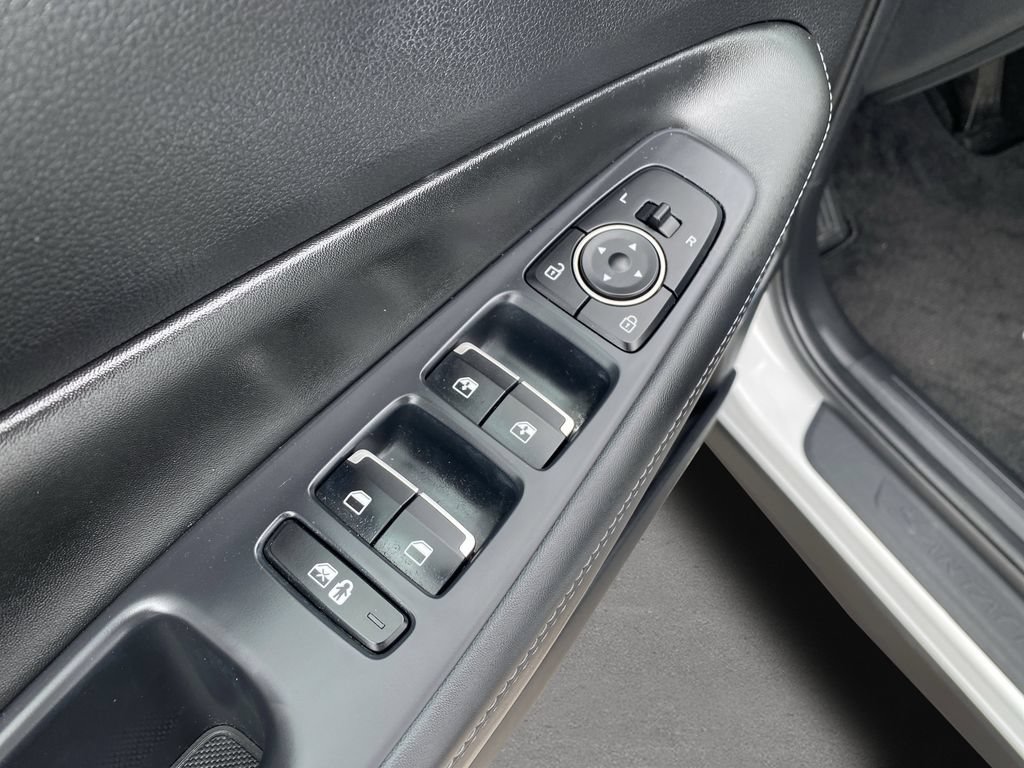Certified 2023 Hyundai Santa Fe SEL w/ Premium Package FWD image 16