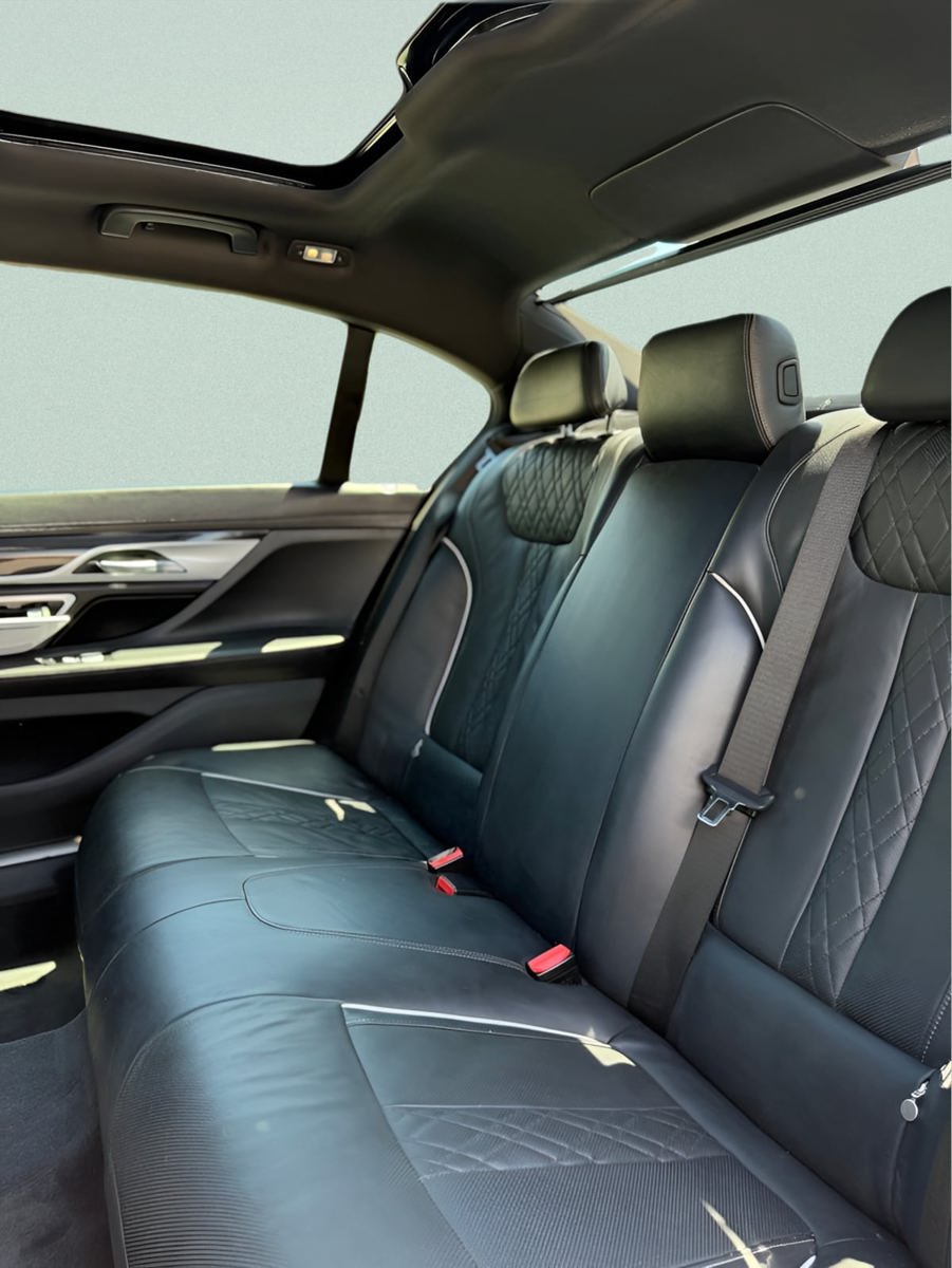 Used 2019 BMW 750i xDrive w/ Executive Package AWD/4WD image 16