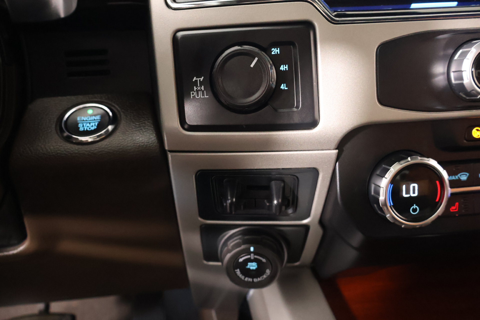 Used 2022 Ford F250 King Ranch w/ King Ranch Ultimate Package AWD/4WD image 9