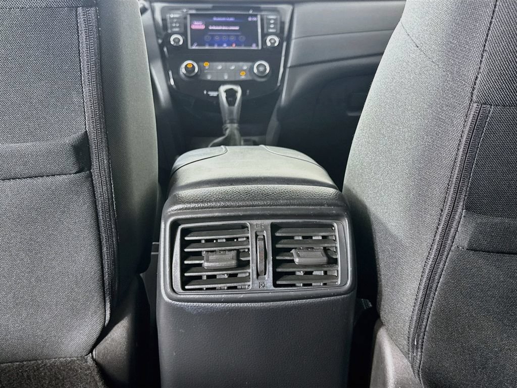 Used 2019 Nissan Rogue S w/ Special Edition Package FWD image 30