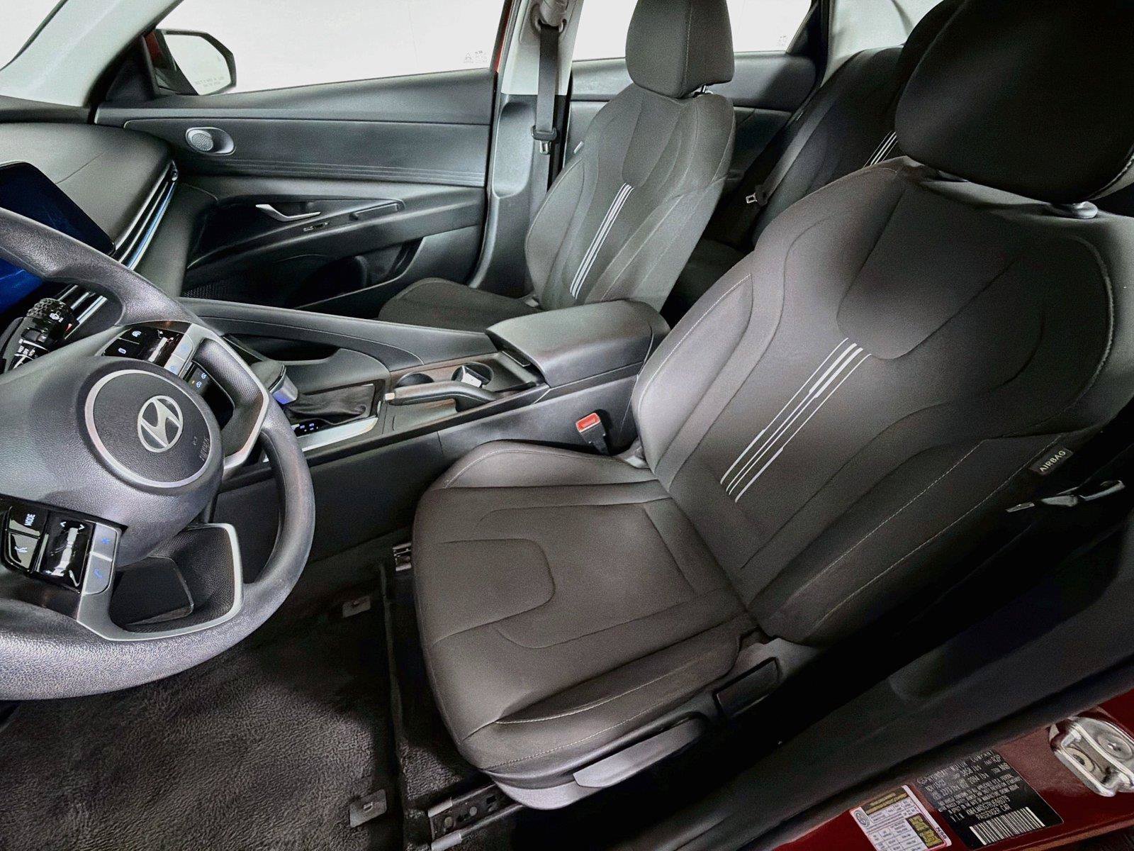 Used 2024 Hyundai Elantra SEL FWD image 2