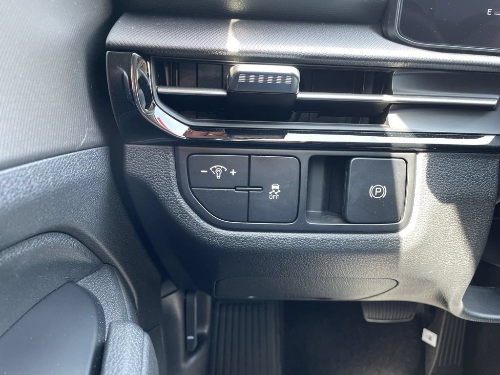New 2026 Kia Sportage LX FWD image 24