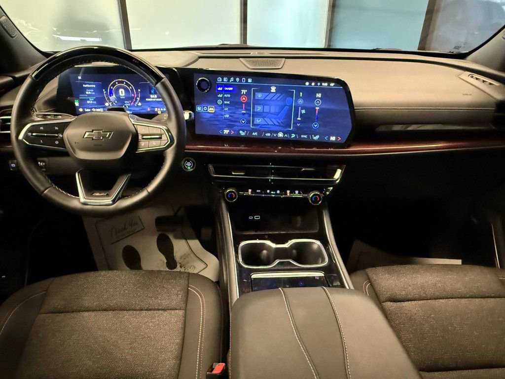 Used 2024 Chevrolet Traverse Z71 w/ Enhanced Driving Package image 9