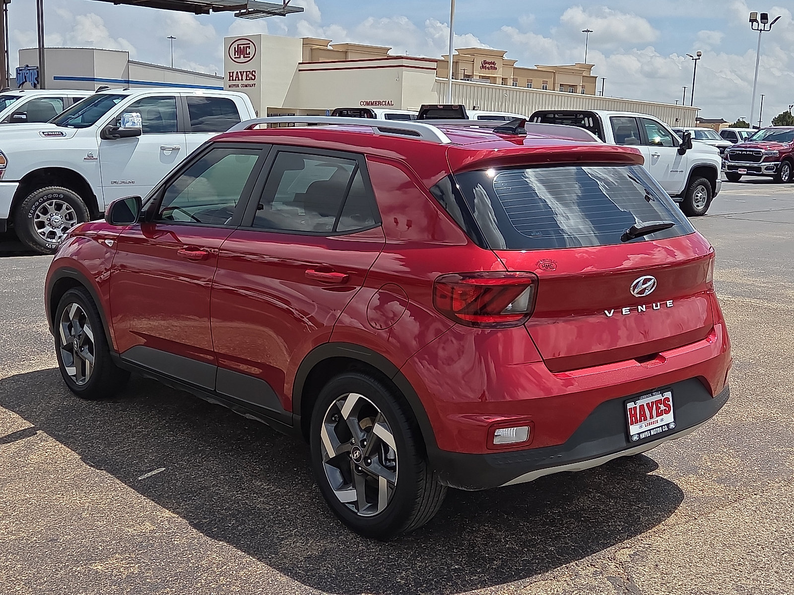 Used 2022 Hyundai Venue SEL FWD image 3
