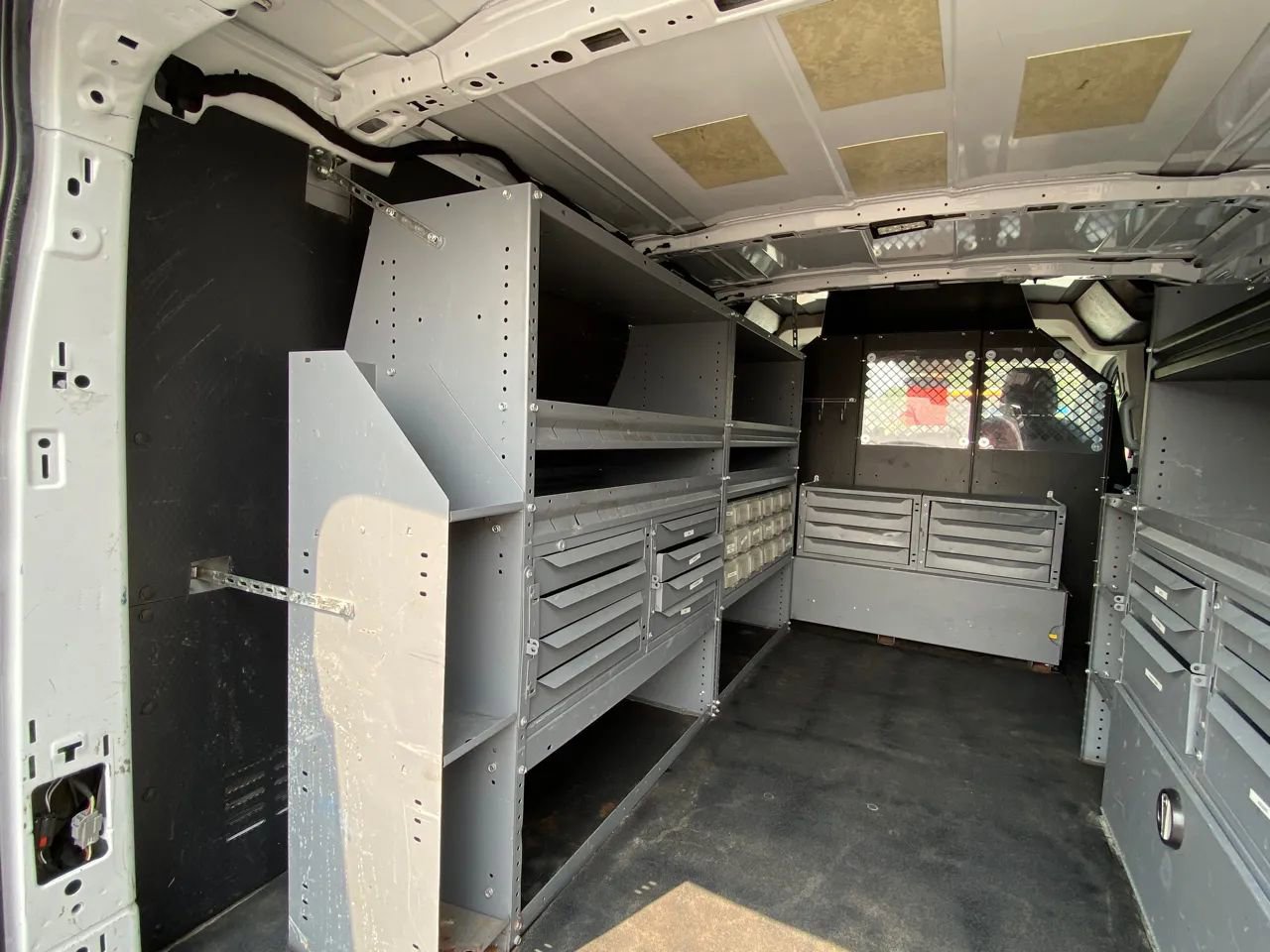 Used 2016 Ford Transit 150 Low Roof RWD image 29