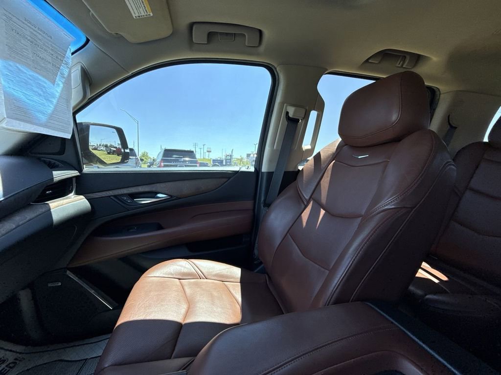 Used 2017 Cadillac Escalade Premium Luxury w/ LPO, Radiant Package AWD/4WD image 34