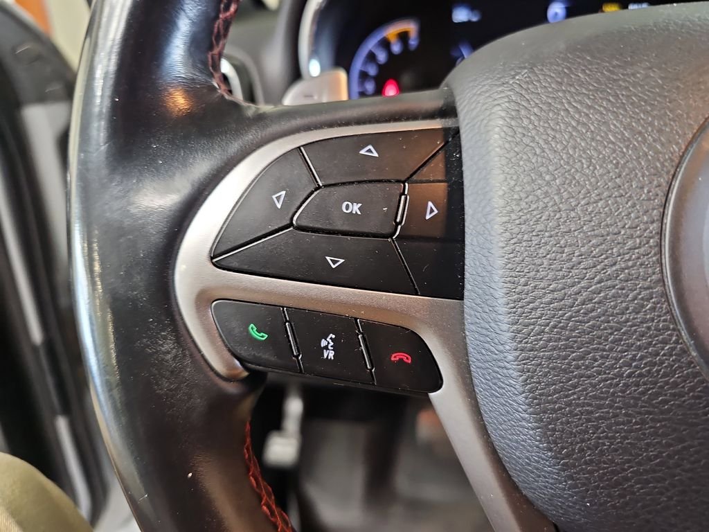 Used 2019 Jeep Grand Cherokee Trailhawk AWD/4WD image 20