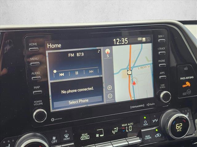 Used 2020 Toyota Highlander XLE AWD/4WD image 24