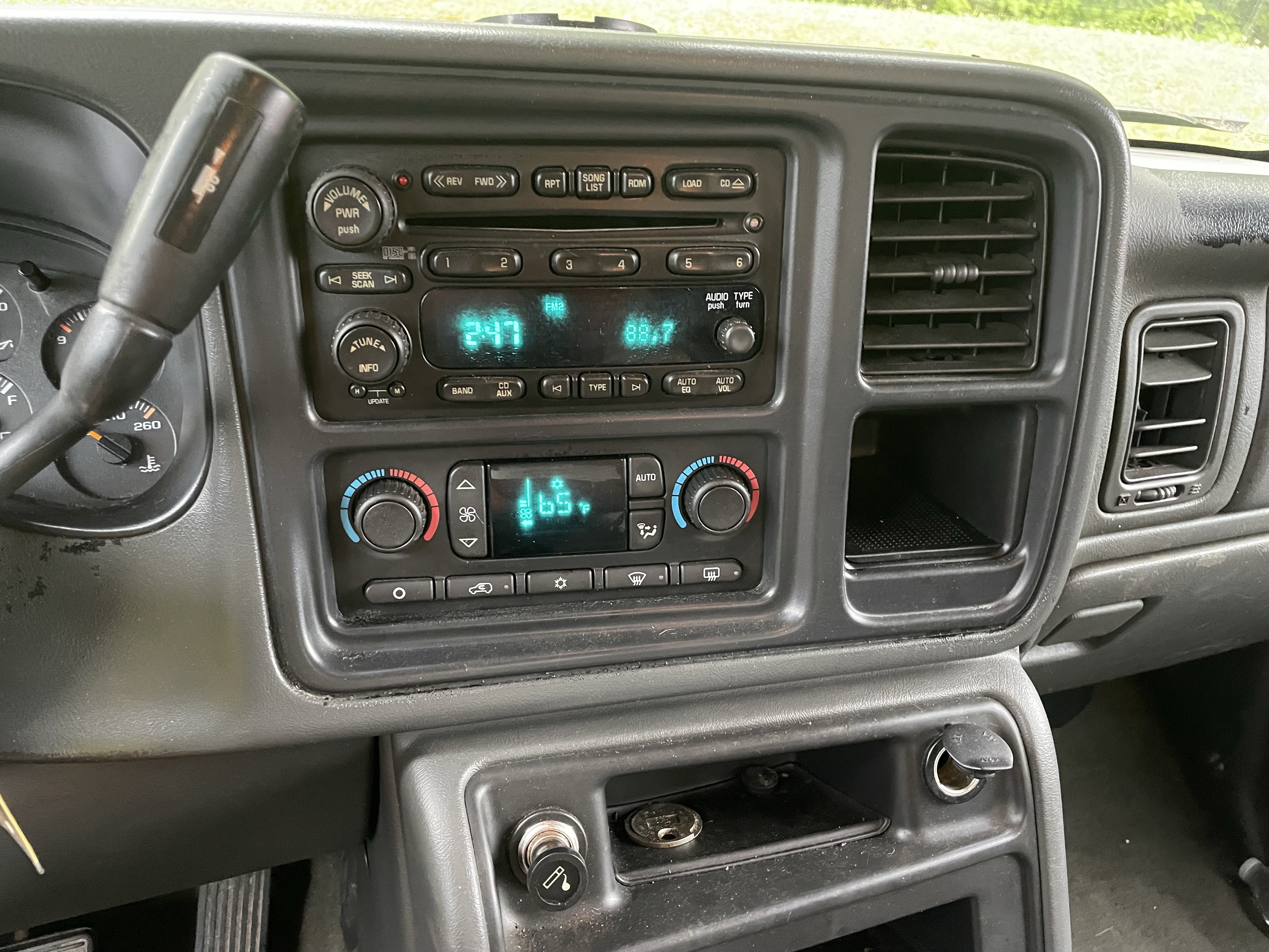 Used 2004 Chevrolet Silverado 1500 LT AWD/4WD image 11