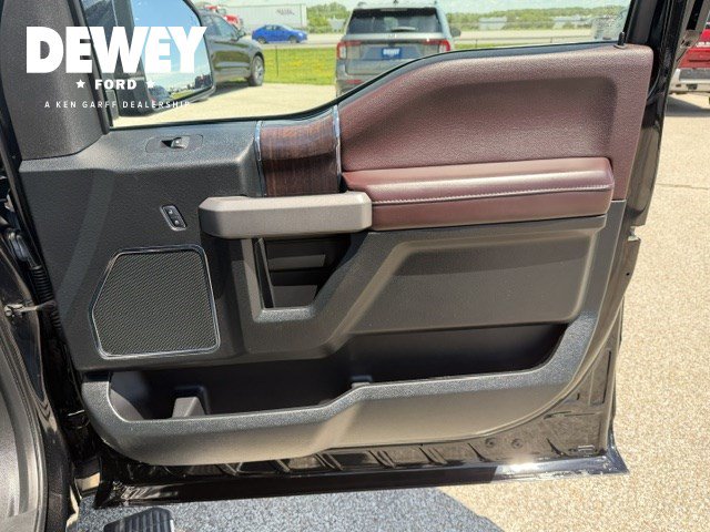 Used 2017 Ford F150 Platinum w/ Equipment Group 701A Luxury AWD/4WD image 40