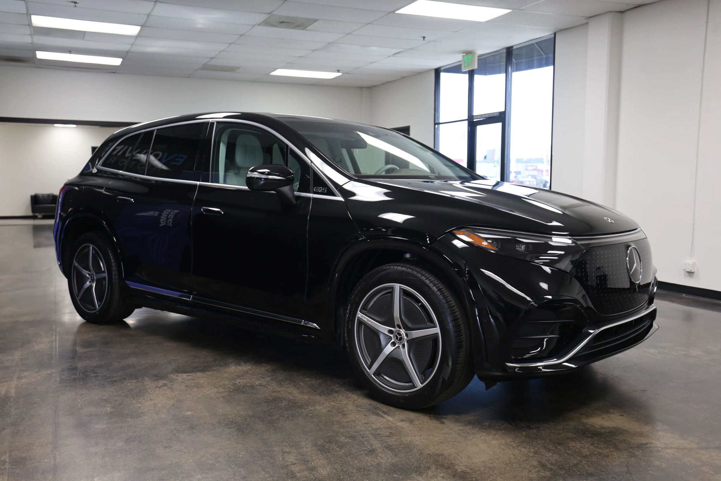 Used 2023 Mercedes-Benz EQS 580 4MATIC SUV image 6