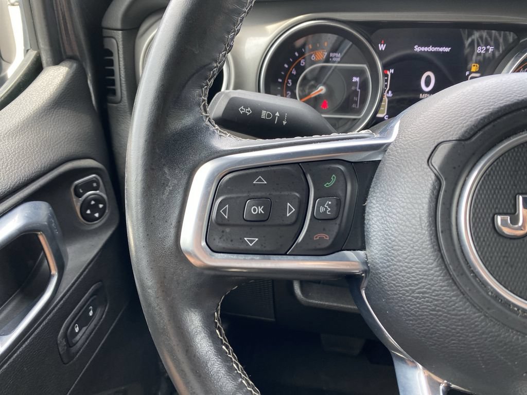 Used 2022 Jeep Wrangler Unlimited Sahara AWD/4WD image 22