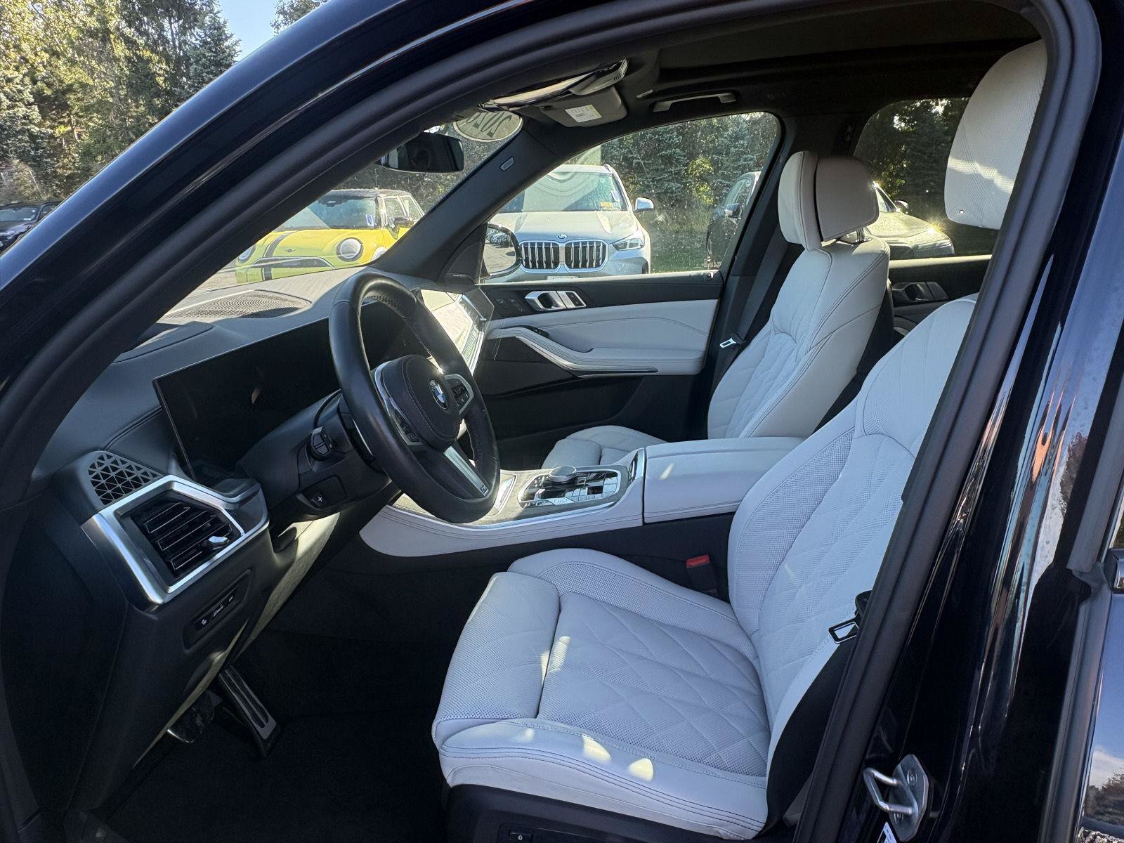 Used 2026 BMW X5 xDrive40i w/ M Sport Package AWD/4WD image 9