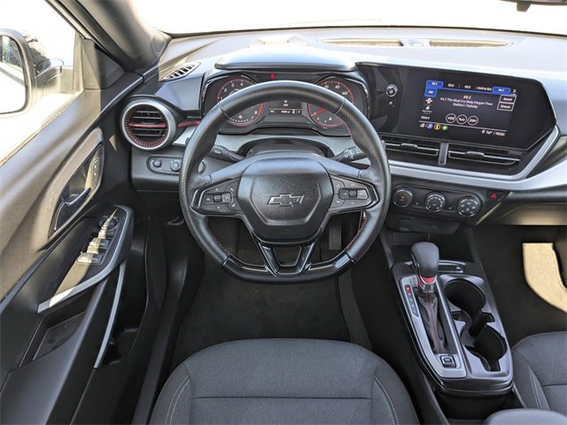 Certified 2025 Chevrolet Trax RS image 15