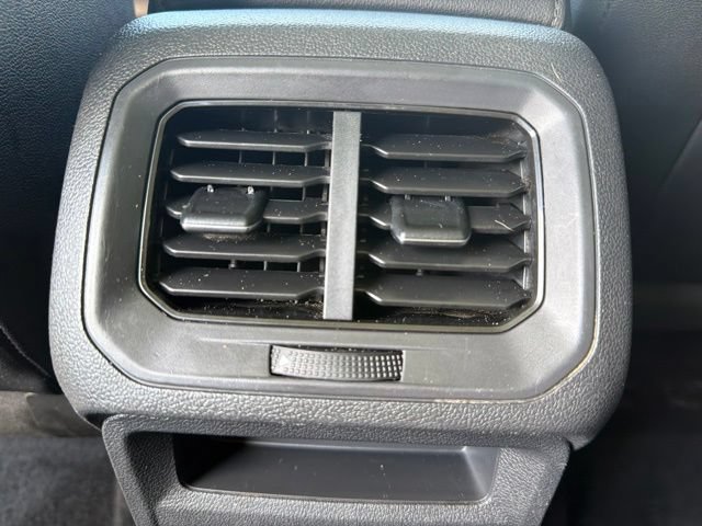 Used 2020 Volkswagen Tiguan SE FWD image 19