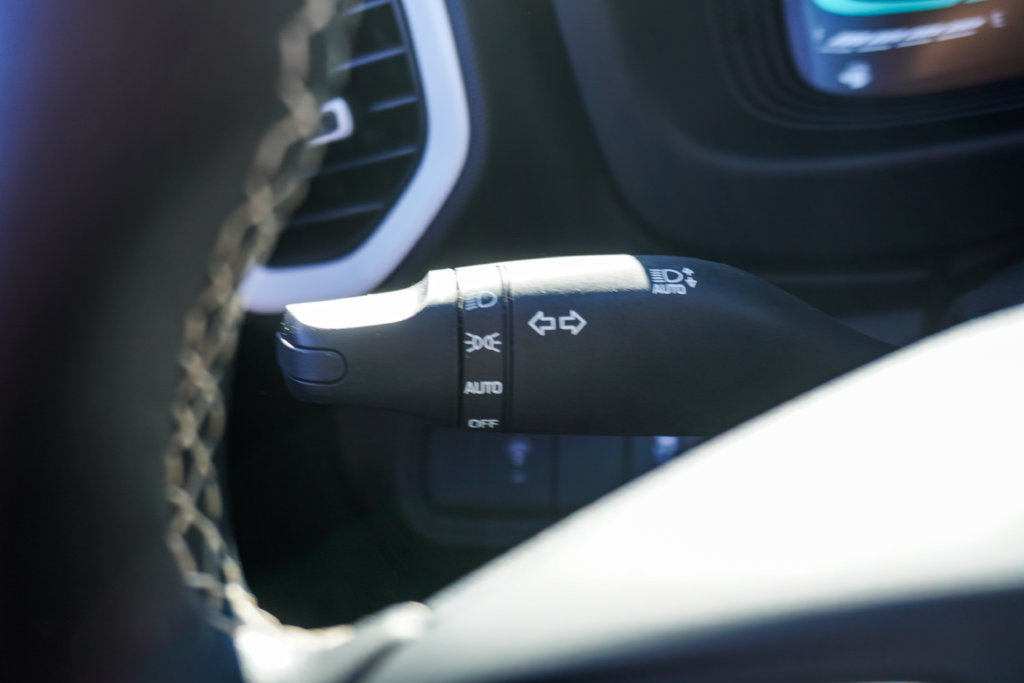 Used 2025 Hyundai Venue Limited FWD image 16